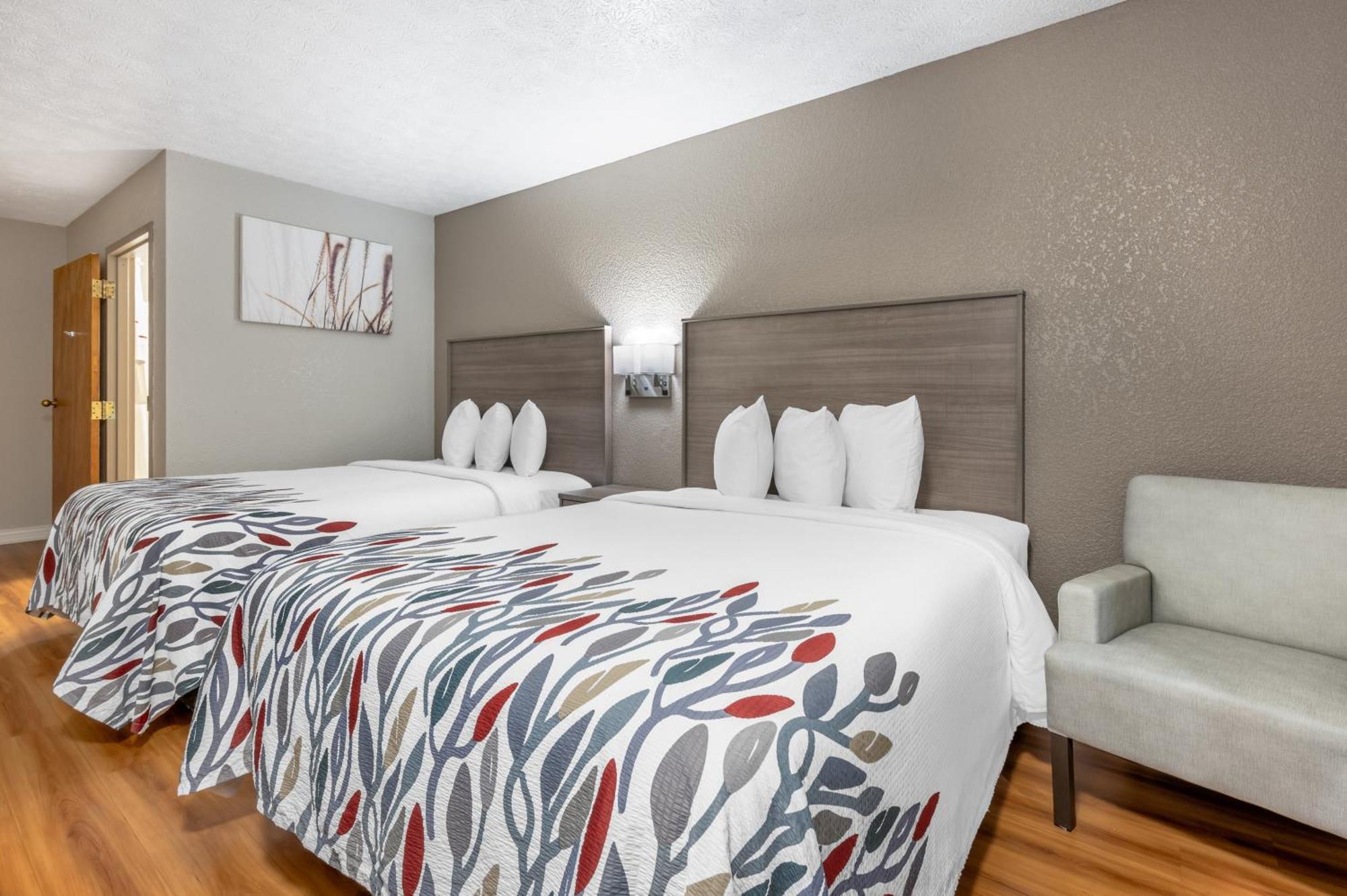 Red Roof Inn Greencastle South - Cloverdale Экстерьер фото