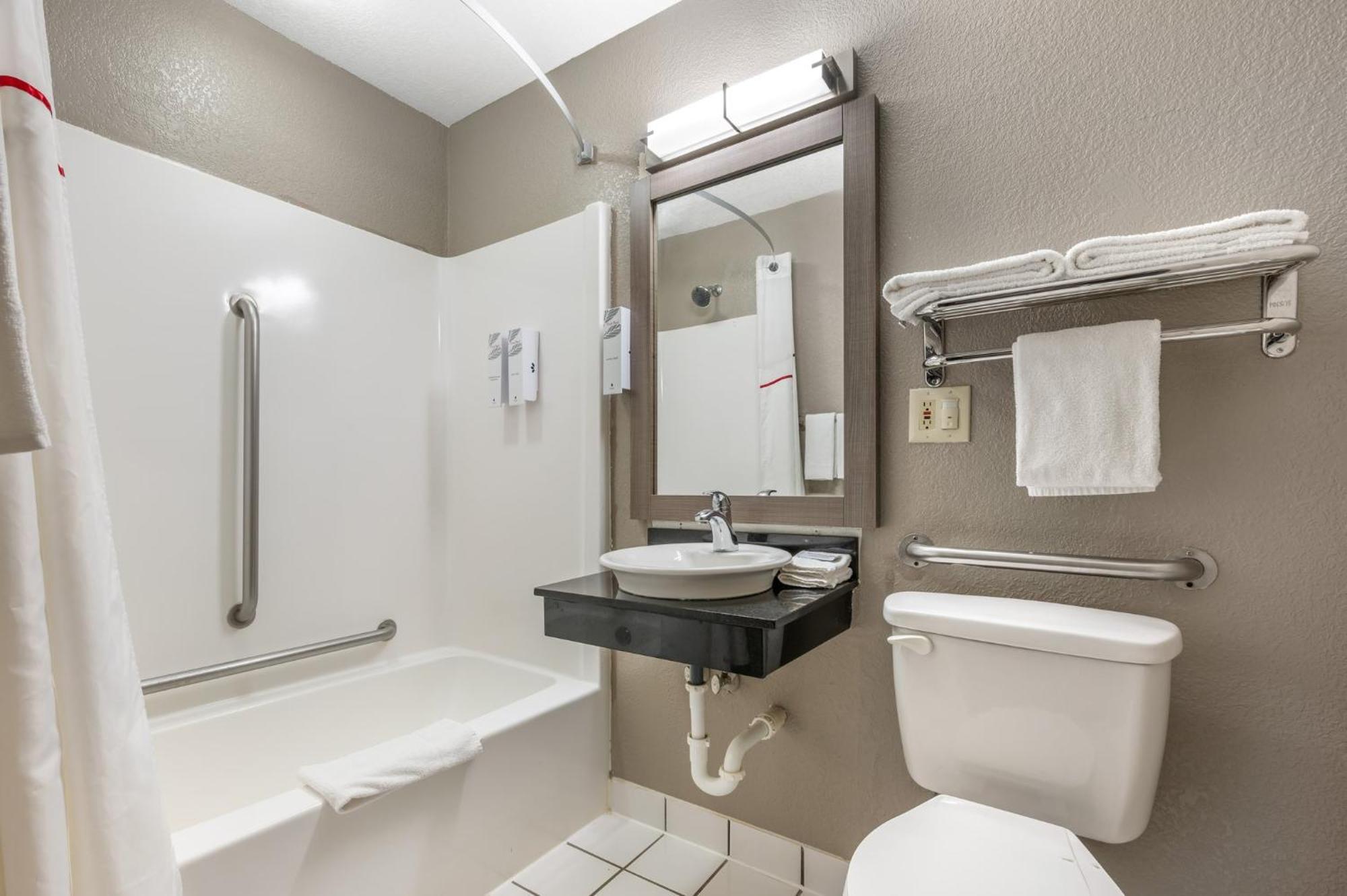 Red Roof Inn Greencastle South - Cloverdale Экстерьер фото